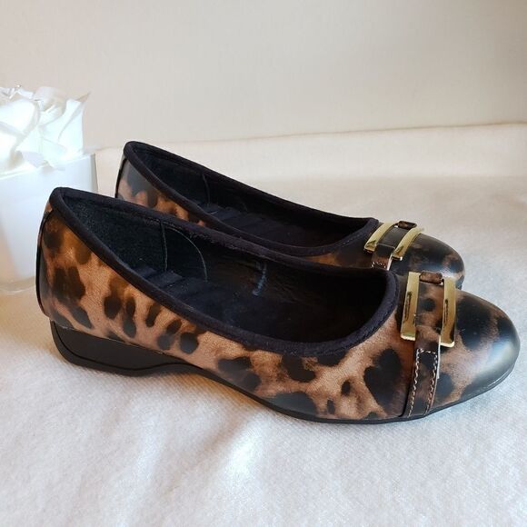 Animal print flats with gold buckel accent - Picture 2 of 4